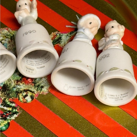 10 Precious Moments Vintage 1984-1992 Holiday Christmas Porcelain Thimbles - Picture 4 of 4
